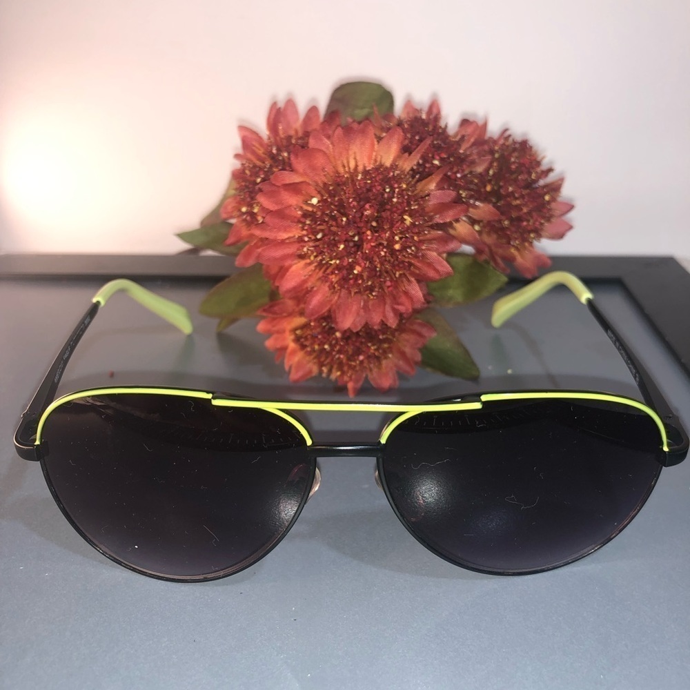 American Eagle Outfinotters ~ Green Frame Aviators